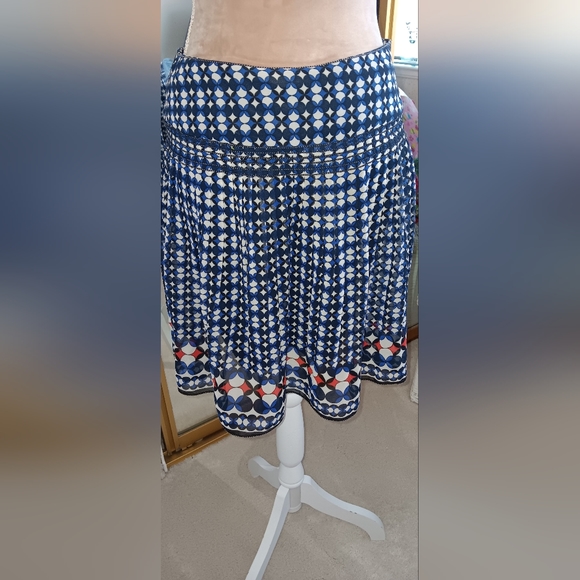 Max Studio ~ Blue Red Black Geometric Pleated Chiffon Mini Skirt - Picture 5 of 14